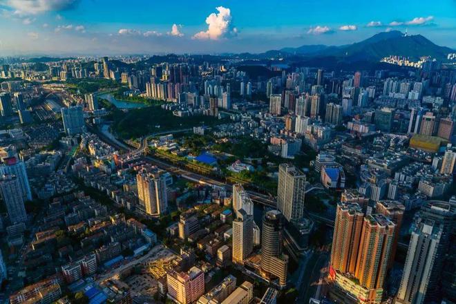 私人花园+露台？！这才是后疫情时代乌鲁木齐改善人群追逐的健康住宅！火狐电竞(图2)