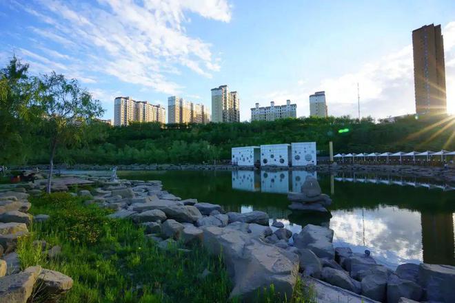 私人花园+露台？！这才是后疫情时代乌鲁木齐改善人群追逐的健康住宅！火狐电竞(图13)