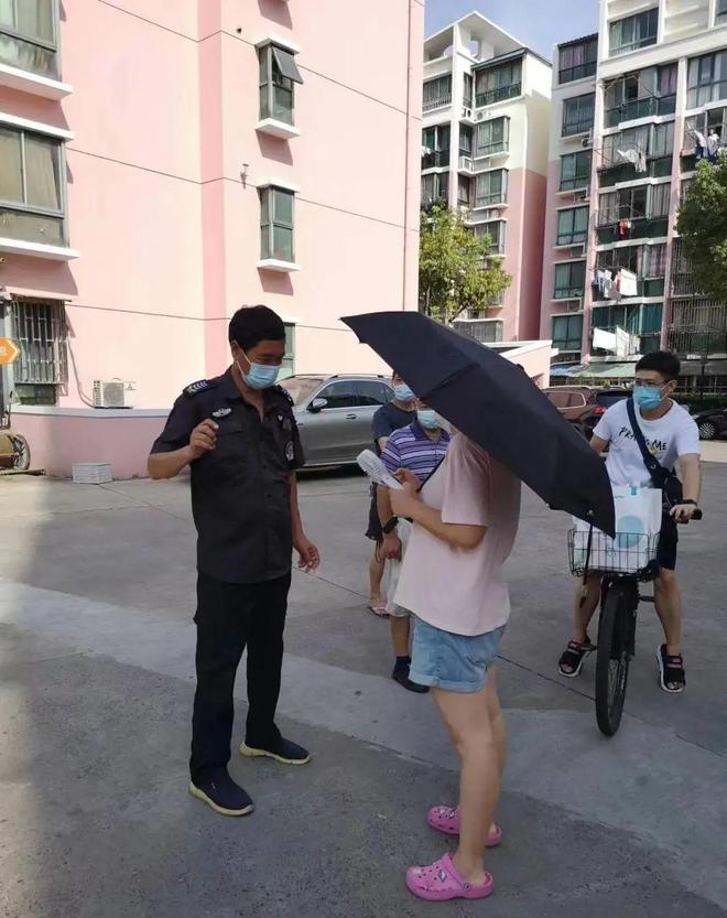 火狐电竞为业主生活保驾护航！他们如点点萤火照亮小区每一个角落(图8)