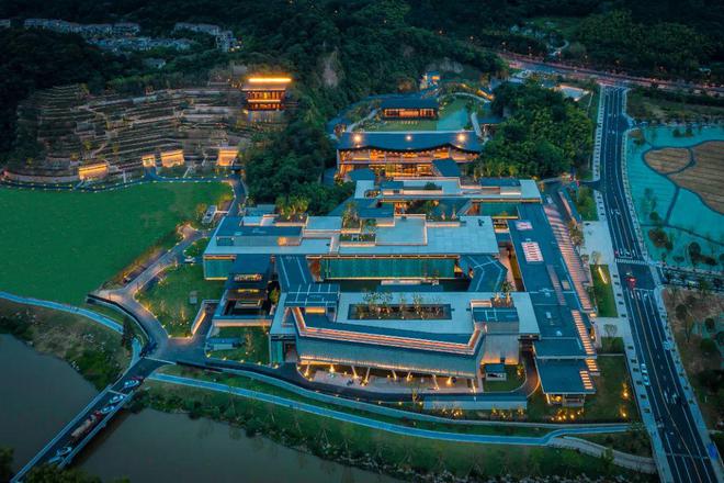 中国“四大版本馆”同火狐电竞步开馆杭州馆成人气王！设计师全员“国宝级”！网友：哭了！太值得去打卡了！(图2)