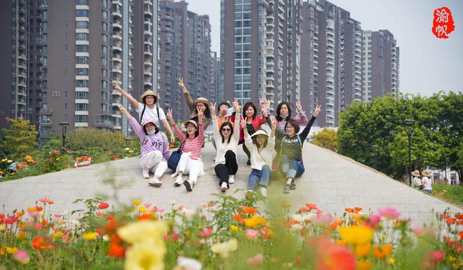 火狐电竞广东首富捐资3亿在最牛小镇建起一座园林如今免费对游客开放(图4)