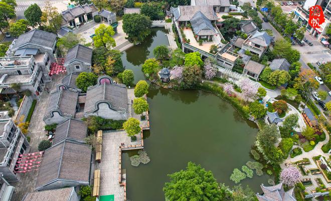 火狐电竞广东首富捐资3亿在最牛小镇建起一座园林如今免费对游客开放(图9)