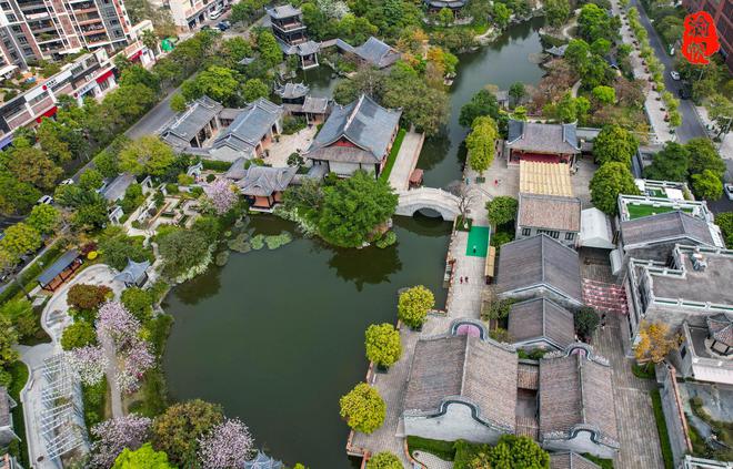 火狐电竞广东首富捐资3亿在最牛小镇建起一座园林如今免费对游客开放(图10)