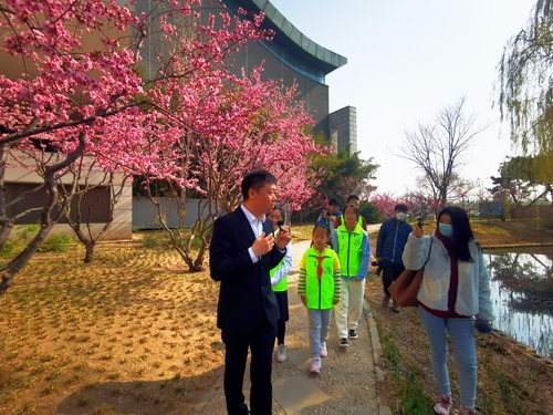 中国园林火狐电竞博物馆开放十年征集园林发展见证物 丰富展览活动践行生态文明理念 “百佳文创计划”叙述美好生活(图1)