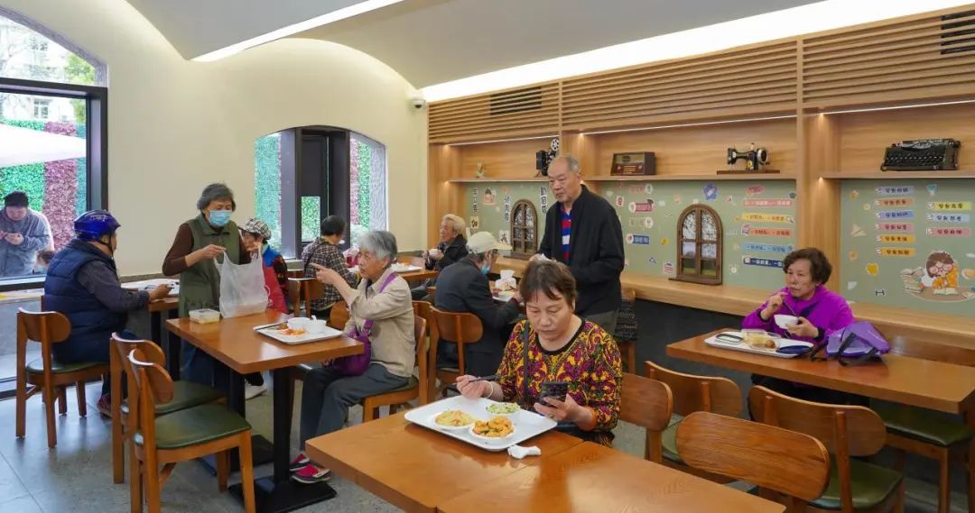 火狐电竞社区食堂自带屋顶花园家门口的“小确幸”你值得拥有！(图3)