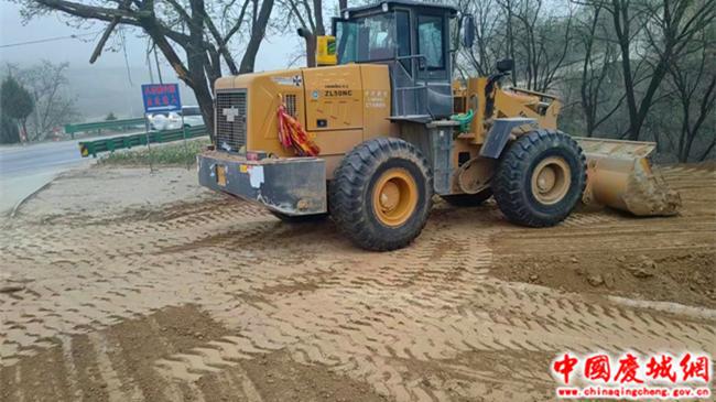 玄马镇：道路绿化焕新颜 路域提质见成效火狐电竞(图3)