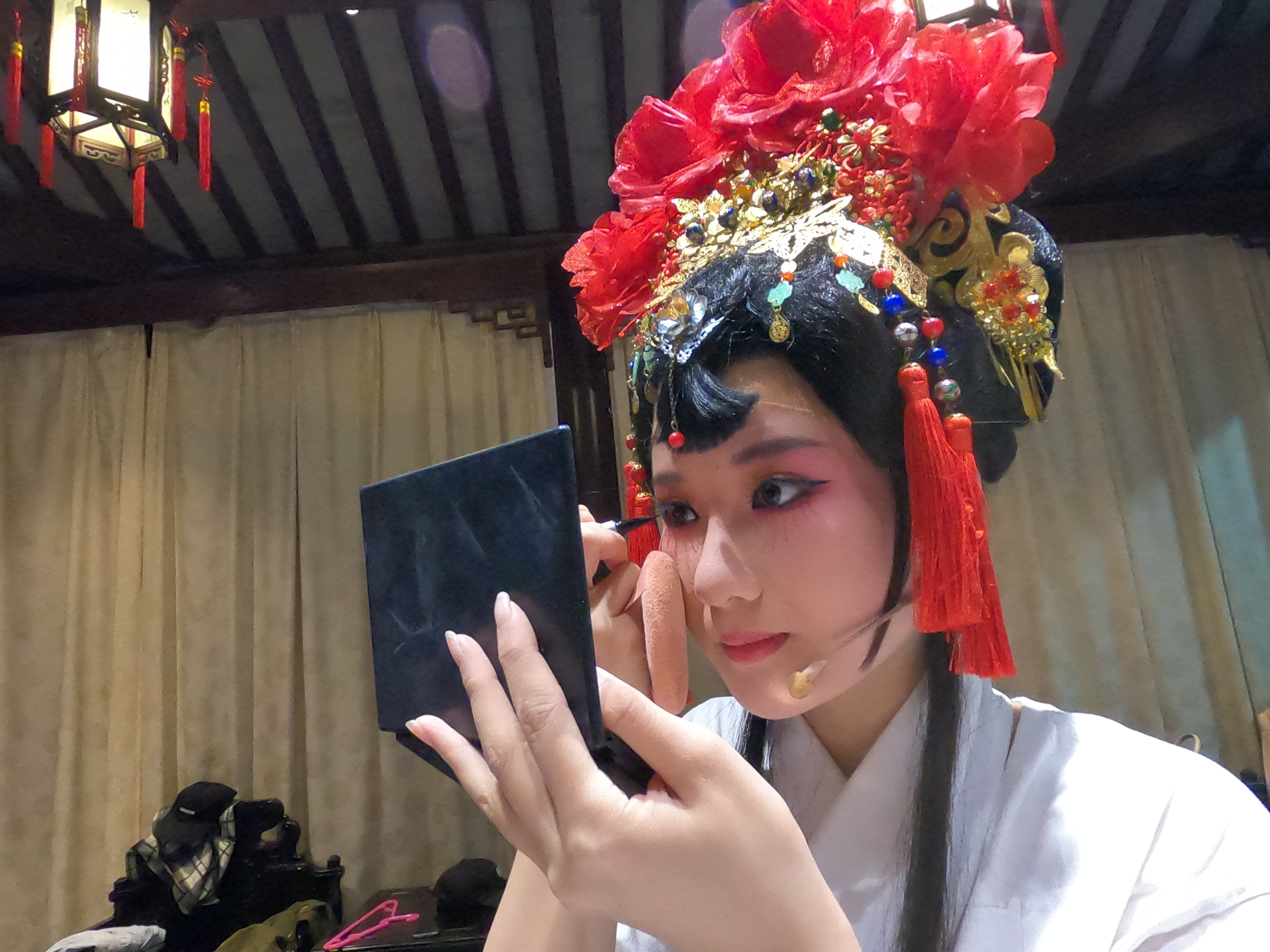 “五一”文化游｜南京园林有什么戏？在夜瞻园他们参与了一场沉浸式戏曲婚礼火狐电竞(图5)