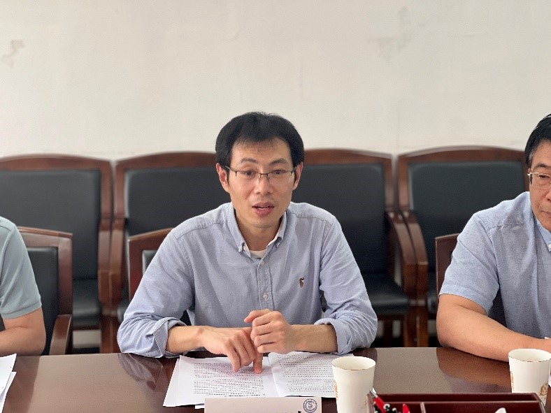 火狐电竞北京市园林绿化科学研究院一行来我校理学院座谈(图2)