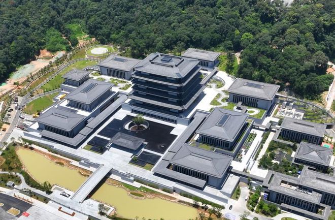 火狐电竞何镜堂、张锦秋、王澍设计！四座国家版本馆：一砖一瓦亦是一笔一画！(图1)