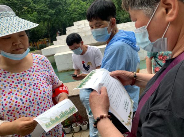 “倾听需求 共谋发展” 琴台绿化广场主任接待日火狐电竞(图2)