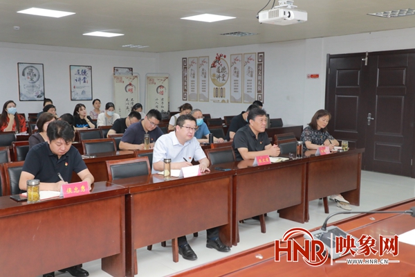 火狐电竞商丘市园林绿化中心举行学习贯彻的二十大精神课(图2)