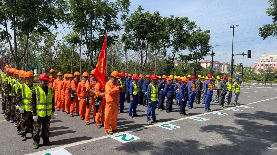 火狐电竞区绿化市容局举行防汛防台应急抢险演练(图1)
