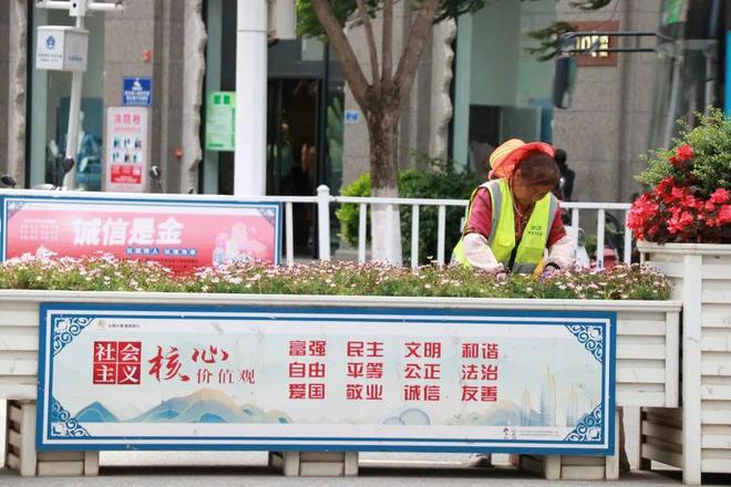 火狐电竞“微更新”注入“大活力”园林绿化焕发城市新风貌(图1)