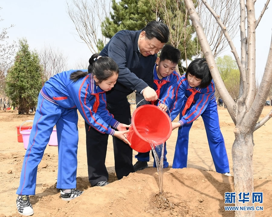 火狐电竞习在参加首都义务植树活动时强调：发扬中华民族爱树植树护树好传统 推动国土绿化不断取得实实在在的成效(图2)
