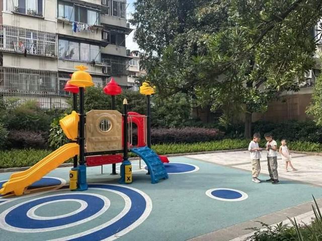 绿化用地翻新成“口袋公园”助力生态宜居社火狐电竞区建设(图3)