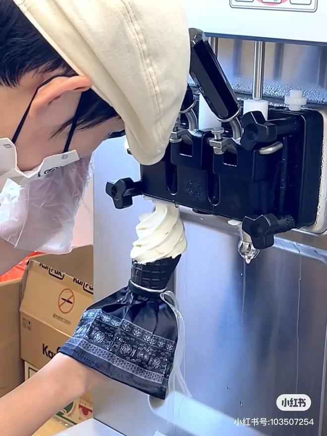 马面裙冰淇淋、园林套章火狐电竞、手绘书签……苏州这些高颜值文创卷出花了！(图5)
