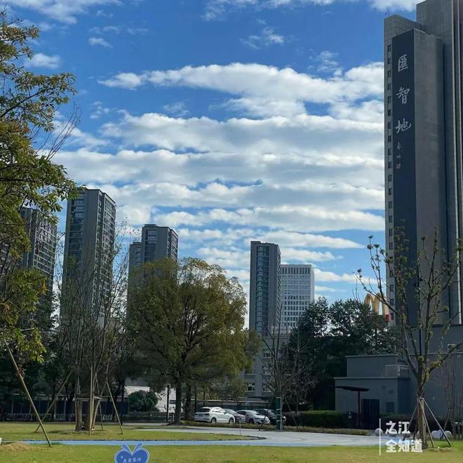 去年刚拿下全国楼市“火狐电竞三冠王”的建发今年又要把“国际滨”卷出新高度(图8)