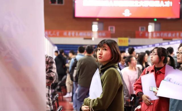 火狐电竞大学里很“坑人”的6个专业热门只是表象实则很难就业！(图6)