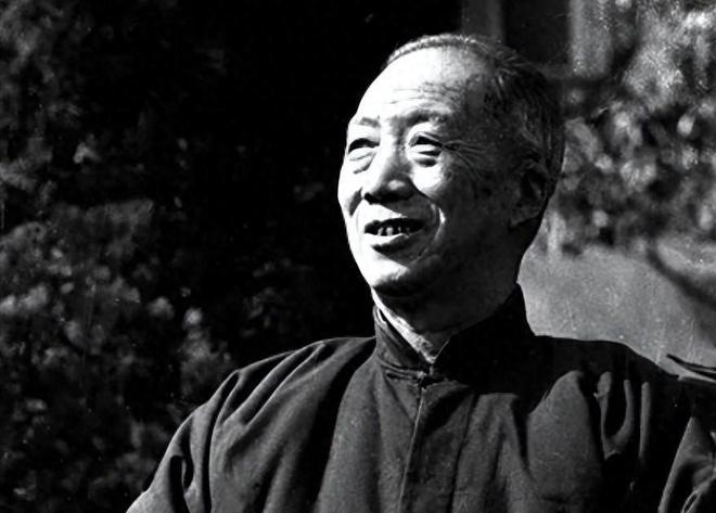 火狐电竞北京八宝山公墓中：她的墓被祭扫最多特殊的81号墓安葬的是谁？(图6)