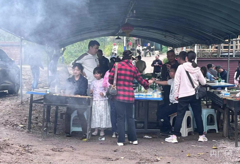 “消失”的火狐电竞农家乐(图2)