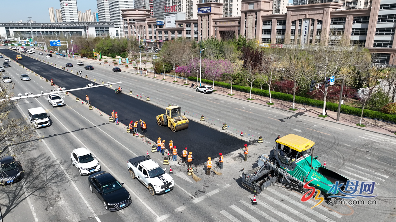 拆除绿化带 改建车行道 华庭路与学院西路路口东西两侧主路完工火狐电竞(图3)